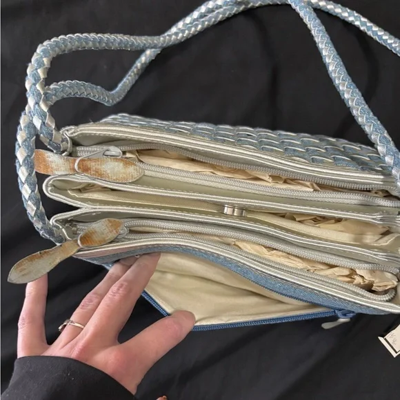 Warren Reed Stylish Blue and White Woven Handbag - Picture 6 of 6